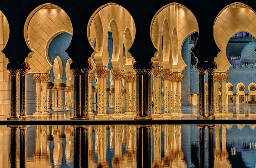 Abstract composition representing SoOud's sophisticated fragrance creations